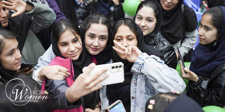 روز جهانی جوانان؛ پرچم آزادی در دستان زنان جوان ایران
