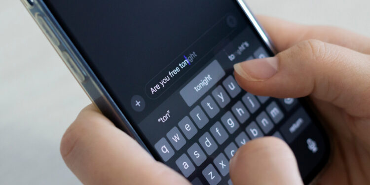 AI autocomplete suggestions covertly change how users think about important topics