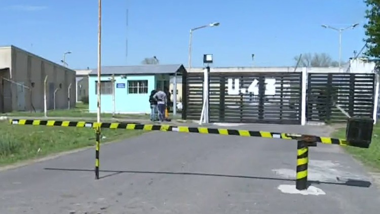 «Sextorsión» desde la cárcel: cayeron tras engañar a un vecino de Quilmes haciéndose pasar por policías