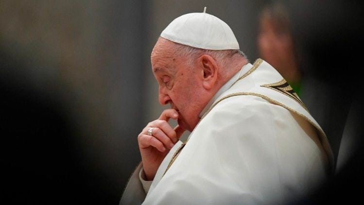 Pope Francis Calls Africans 'Special' For Opposing Homosexuality pop