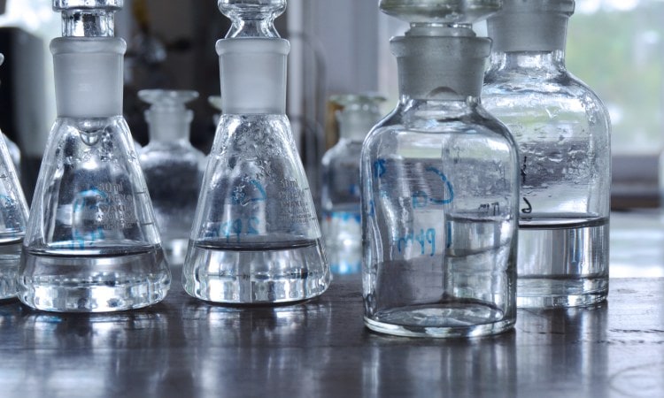 Botol sample lab, Sumber: esdm.go.id