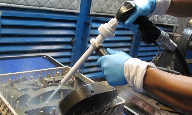 Teknik dry ice blasting, Sumber: innovationintextiles.com