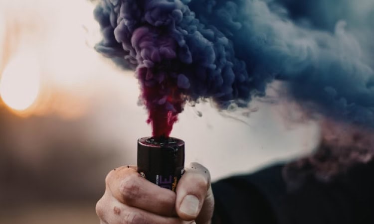 Gaya smoke bomb, Sumber: unsplash.com