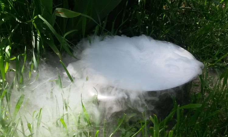 Sejarah dry ice, Sumber: wikipedia.com