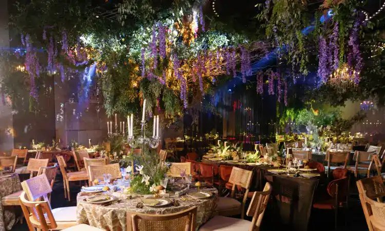 Enchanted Garden Gala Dinner, Sumber: partyslate.com