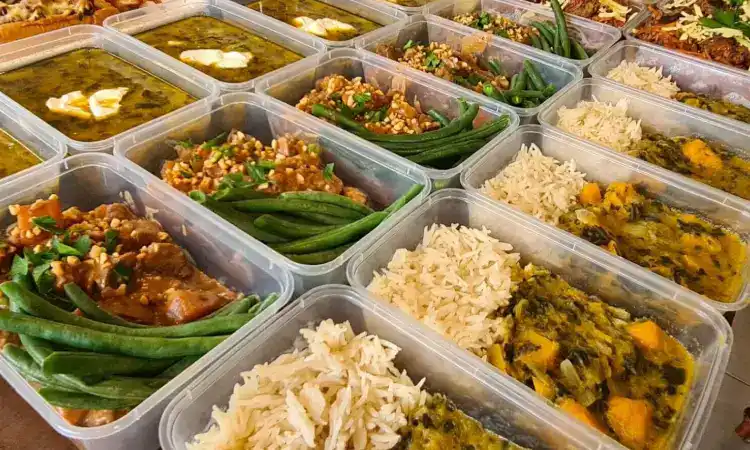 Pengiriman produk meal prep, Sumber: mikisgym.com