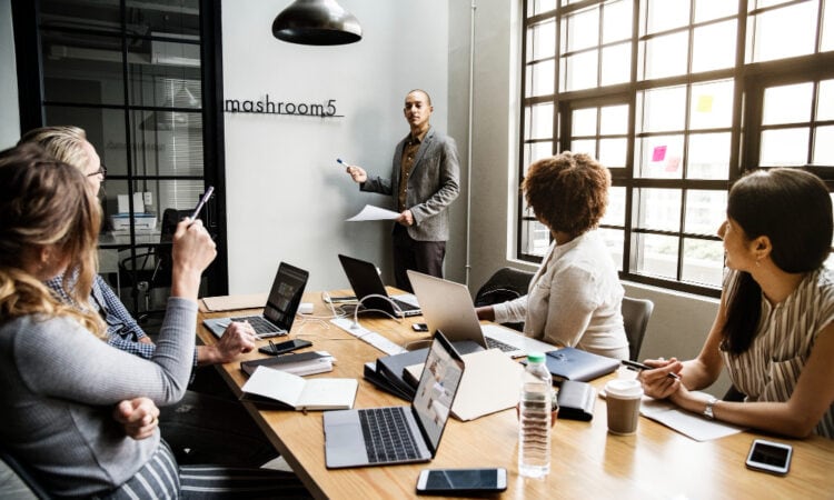 Rise Up vs eBrigade : LMS ou ERP formation complet ?