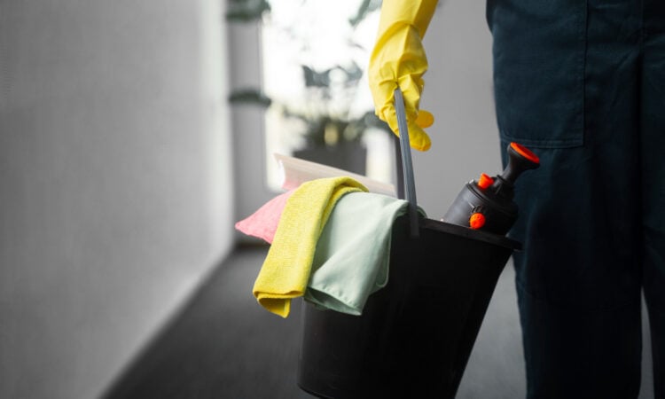 Brigade propreté temporaire : solution urgence multiservices