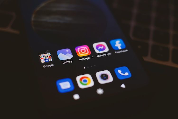 Understanding the Red Exclamation Point on Messenger