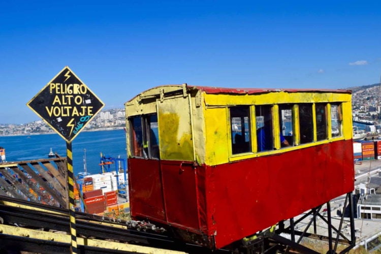 There are many old-school funicular railways in Valparaiso