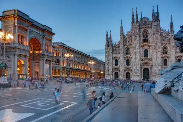 Piazza del Duomo 1 day in Milan Italy