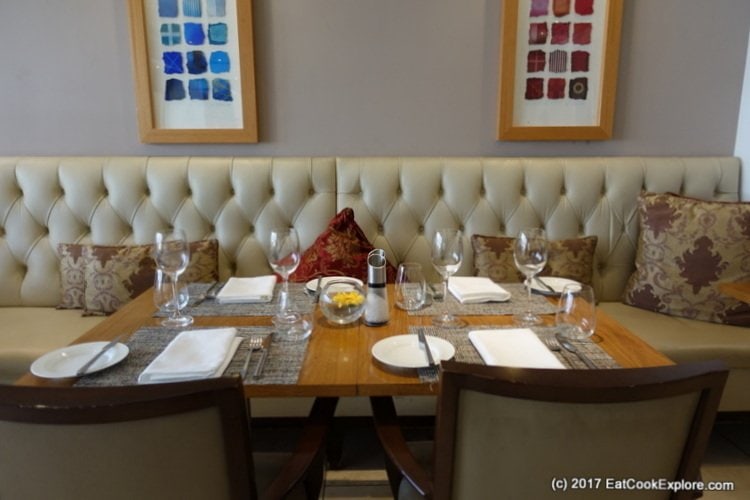 Lowndes Bar and Kitchen Book and Brunch Review