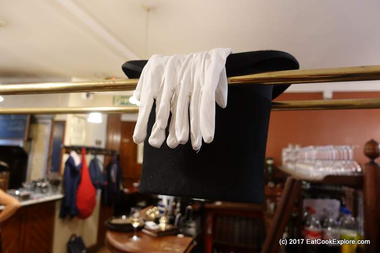 Top Hat at Simpsons Tavern