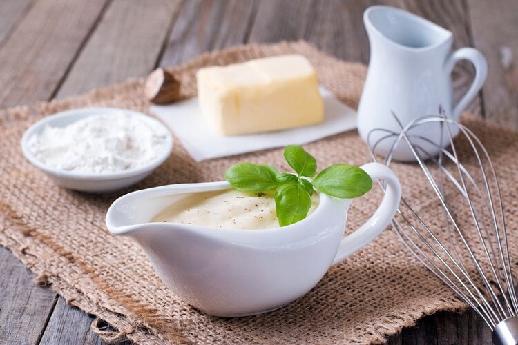bechamelsaus (via Shutterstock)