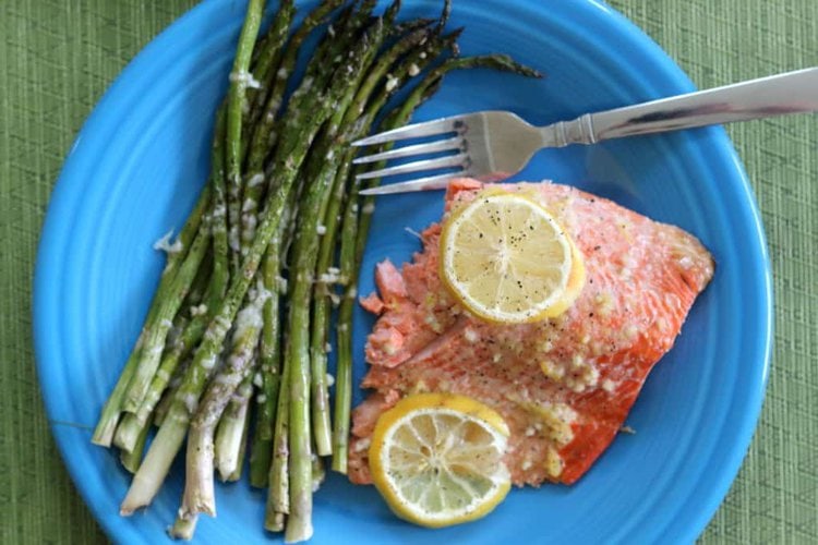 One Pan Lemon Garlic Salmon & Parmesan Asparagus #PowerfulFusionClean #CollectiveBias #ad