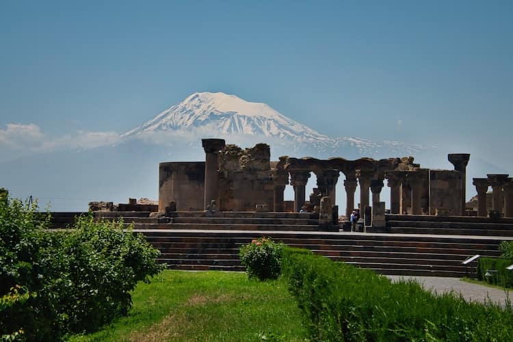 Du betrachtest gerade Von der Ruine zur ältesten Kirche der Welt