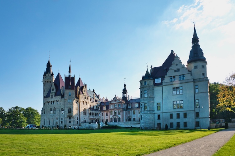 Mehr über den Artikel erfahren Von der Gleiwitz Provokation und einem Märchenschloss