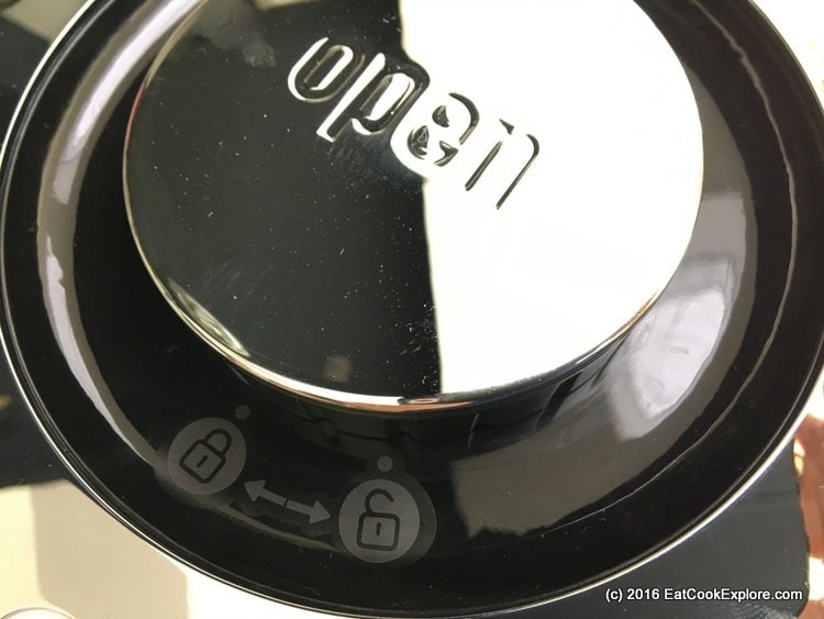 Tefal Cook4Me Locking mechanism before pressure cooking Tefal Cook4Me Locking mechanism before pressure cooking