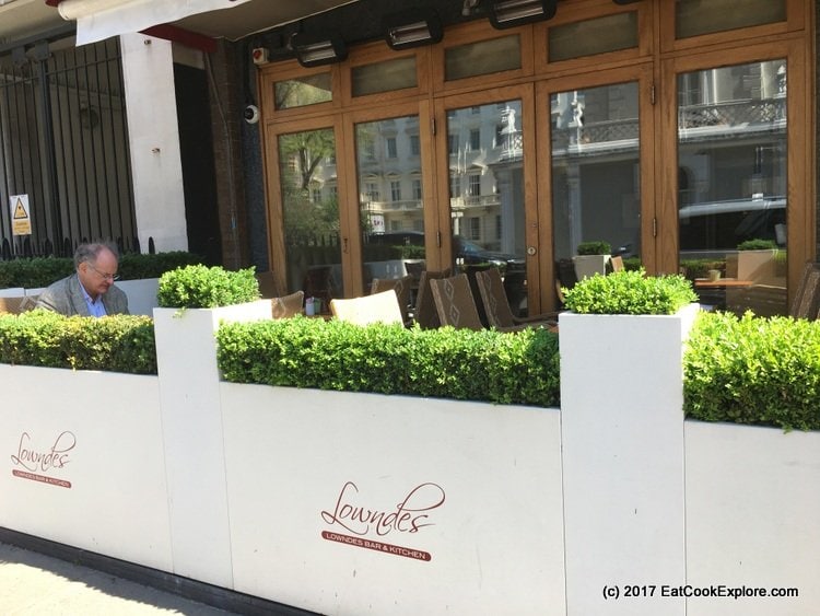 Sunny alfresco dining in Knightsbridge Lowndes Bar and Grill Sunny alfresco dining in Knightsbridge