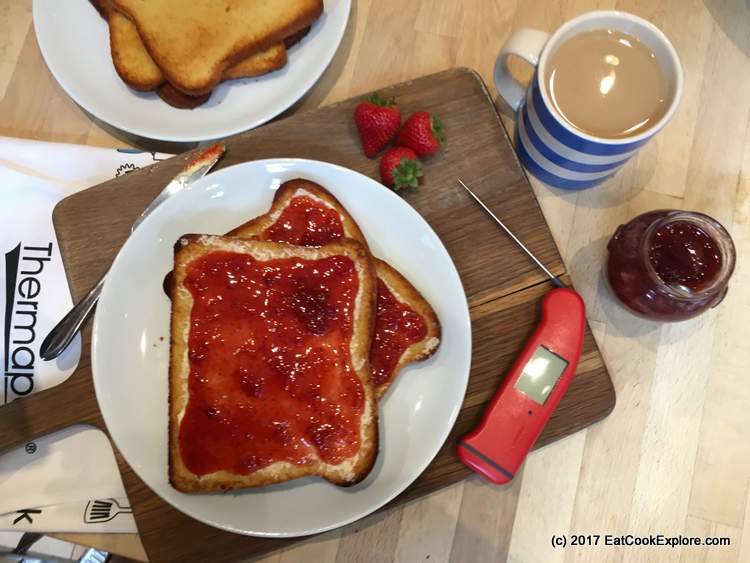 Making Jam - The pretend toast cake