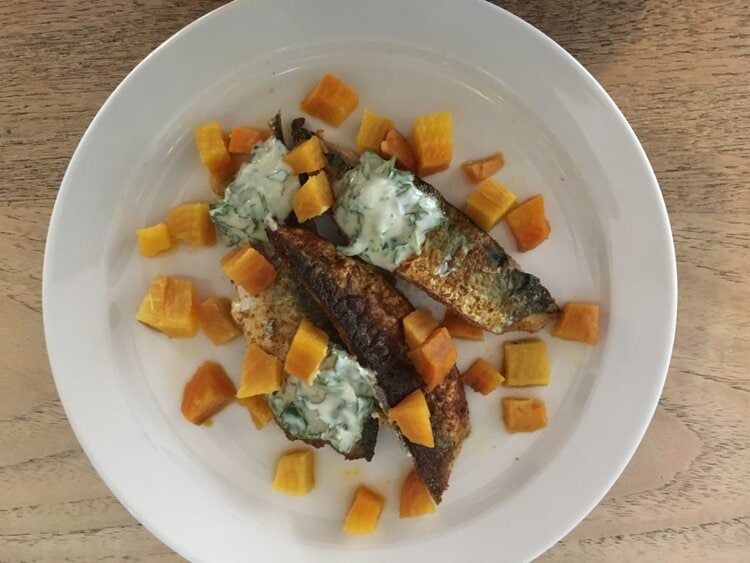 Crispy mackerel, pickled beetroot with yoghurt sauce Crispy mackerel, pickled beetroot with yoghurt sauce