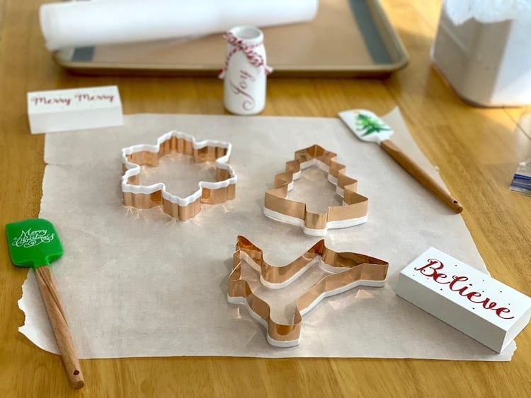 These Chocolate Sugar Cookies are so easy and you don't need to chill them before rolling them out and baking them!&nbsp; Plus you can make it in 1 bowl!