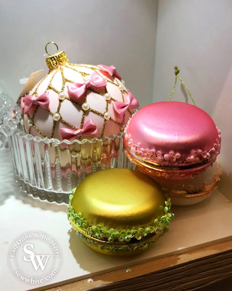 macarons for the Chirstmas tree, french patisserie decorations