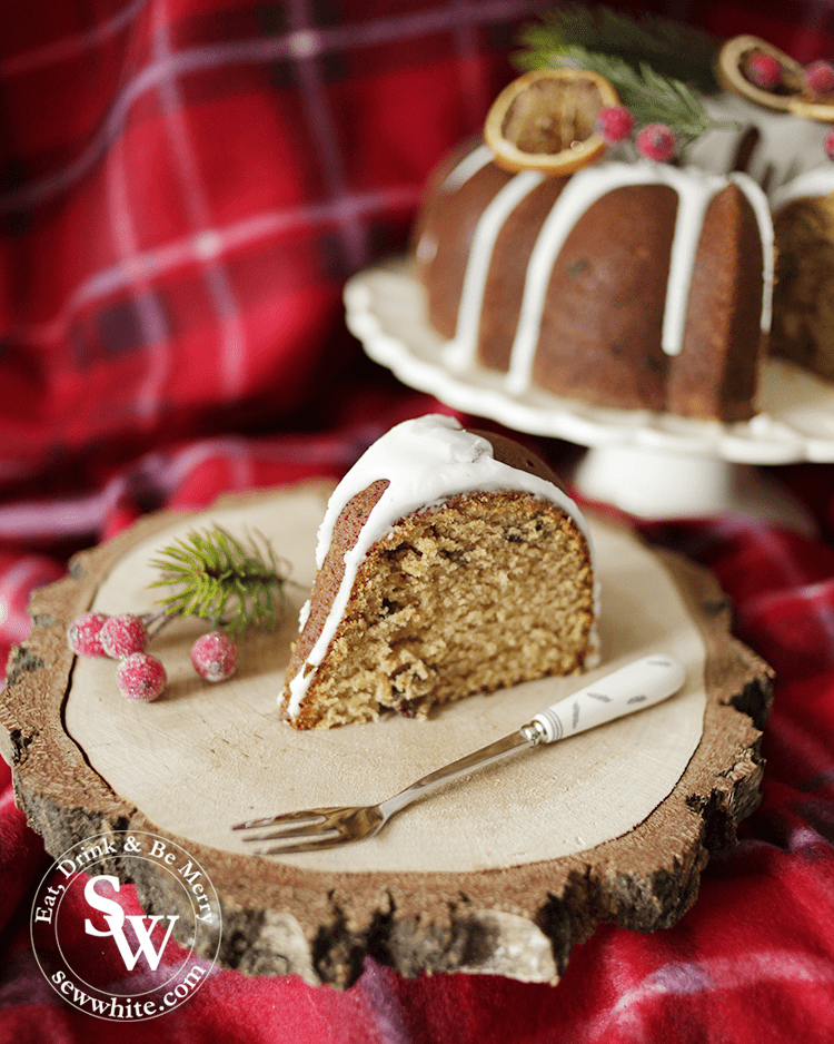 Mince Pie Christmas Bundt Cake filled with Christmsa spices and decorated with a drizzle of icing