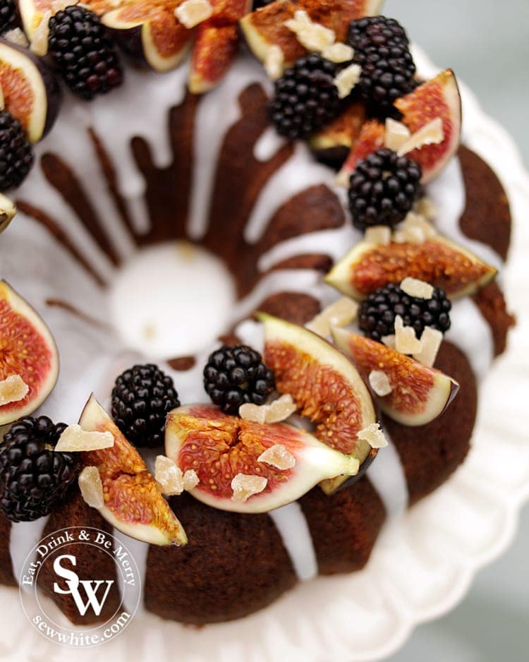 Fresh figs, blackberries and crystallised ginger on the autumn bundt cake. 