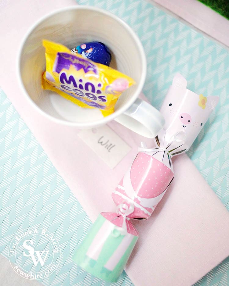 Easter crackers