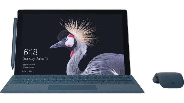 Nicht gerade billig: Microsoft Surface Pro mit Maus und Tastatur für knapp 1.500 Euro (Foto: Microsoft)