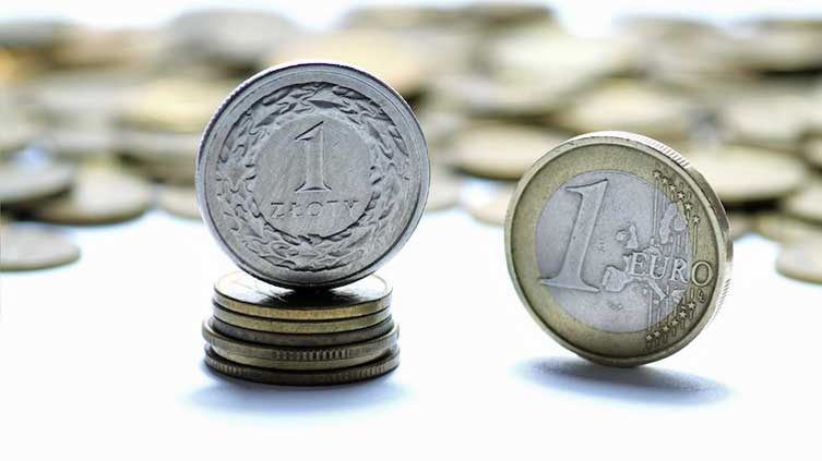 Bankowcy oczekują, że kurs euro wobec złotego sięgnie 4,53 w maju Bankowcy oczekują, że kurs euro wobec złotego sięgnie 4,53 w maju