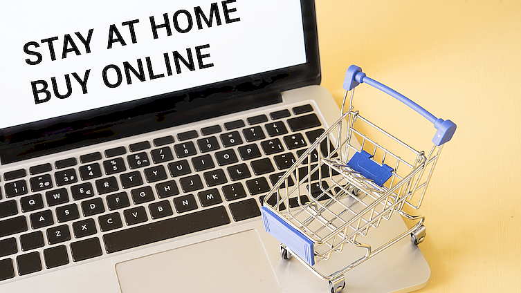 Online kupujemy więcej jedzenia i artykułów spożywczych, a mniej odzieży Online kupujemy więcej jedzenia i artykułów spożywczych, a mniej odzieży