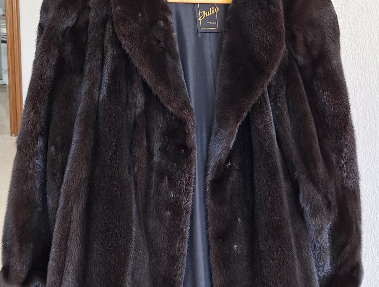 ABRIGO VISON BLACKGLAMA