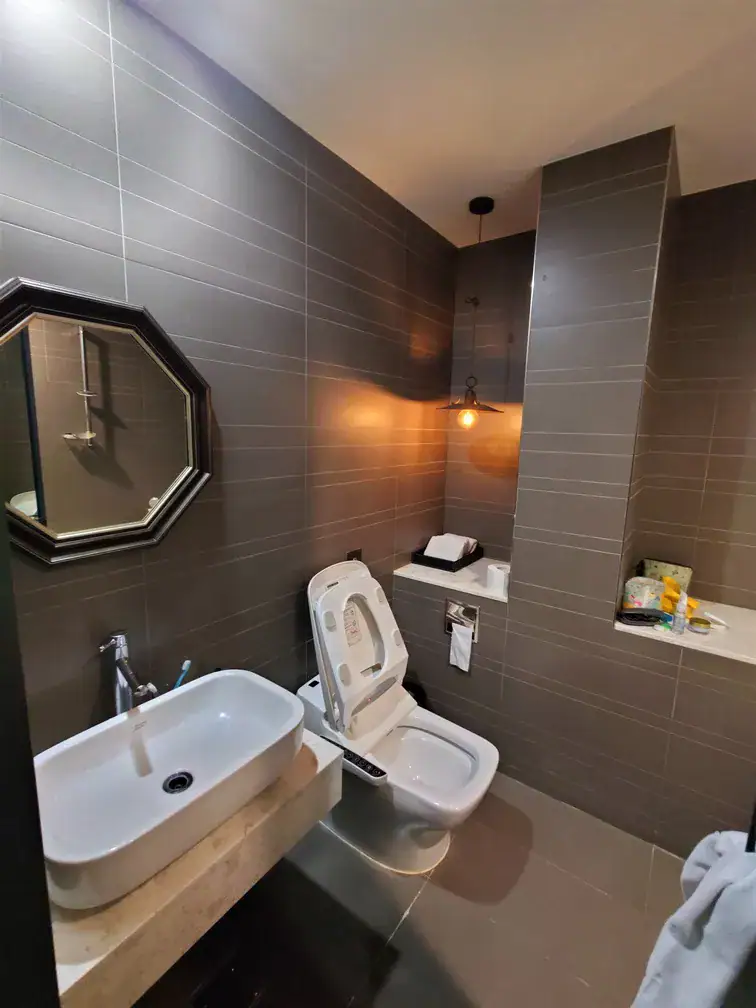 urban island hotel
