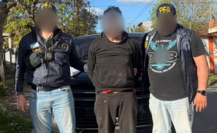 En este momento estás viendo Cayó en Berazategui un prófugo acusado de abusar de su sobrina nieta de 9 años