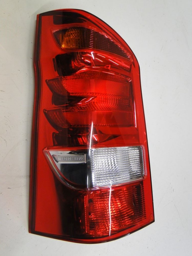 MERCEDES V KLASA W447 LAMPA TYLNA LEWA