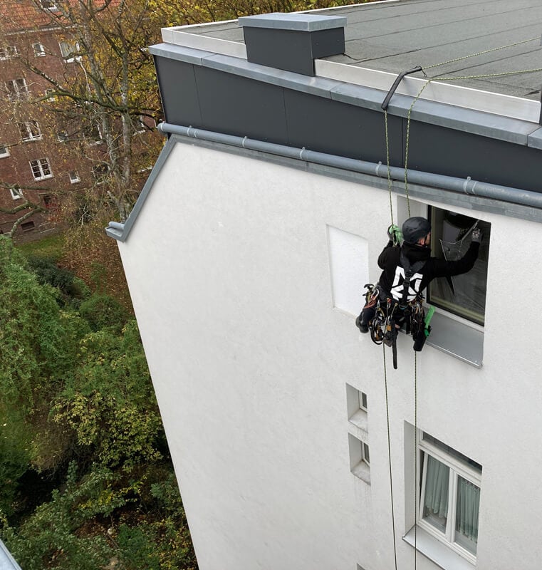 Glasreinigung - Meister im Seil GmbH - Industriekletterer Hamburg