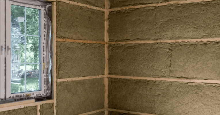 Чем лучше утеплять стены изнутри в частном доме и квартире