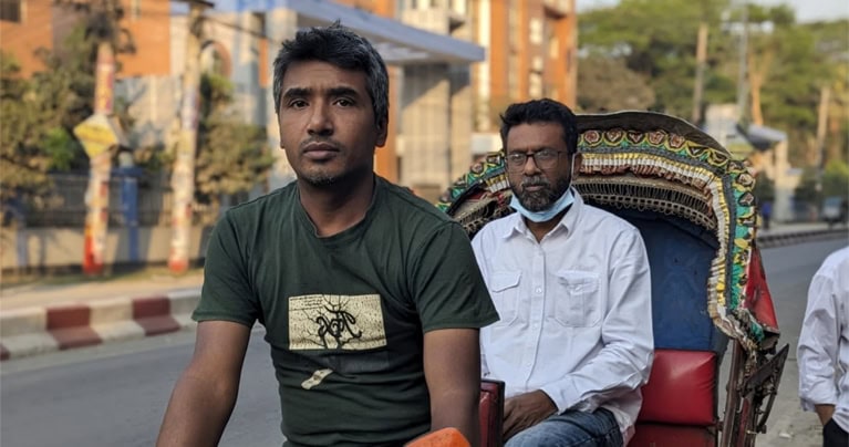 ব্যবস্থাপনা বিভাগে অনার্স , মাস্টার্স সম্পন্ন করা রিক্সা চালক জুলহাস 
