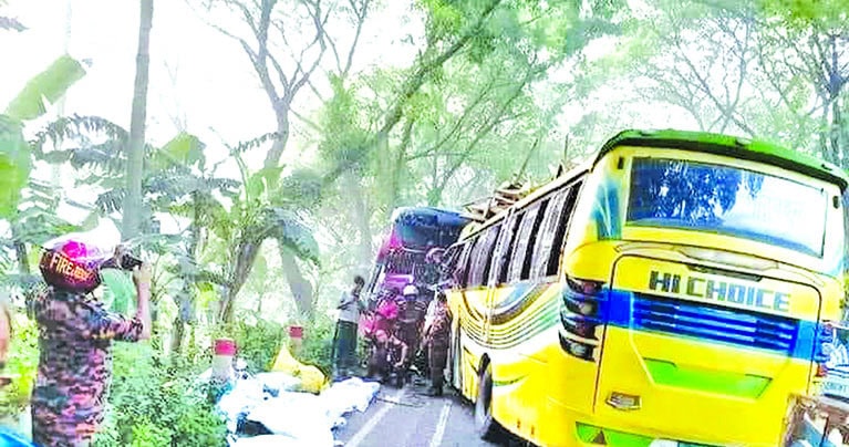 ফরিদপুরে সড়ক দুর্ঘটনায় শ্যামনগরের ভাটা শ্রমিক সহ হেল্পার সুপারভাইজার এর মৃত্যু