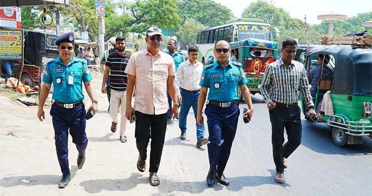 আরএমপি’র নিরাপত্তায় বিভিন্ন চেকপোস্ট পরিদর্শন করলেন পুলিশ কমিশনার