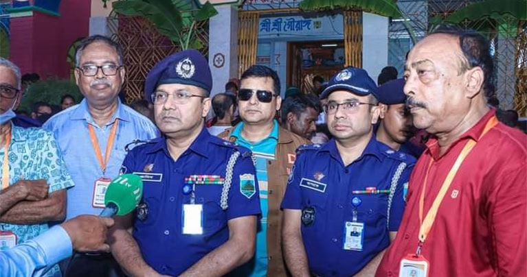 গোদাগাড়ীর প্রেমতলী ঐতিহ্যবাহী খেতুরীধাম তিরোভাব তিথি পরিদর্শন করেছেন রাজশাহীর পুলিশ সুপার