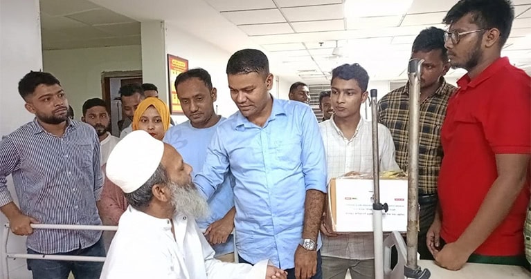 গণঅভ্যুত্থানে আহতদের পাশে জাতীয়তাবাদী নার্সিং শাখার ছাত্রদল