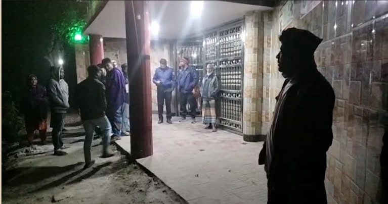 নড়িয়ায় বিএনপির সাংগঠনিক সম্পাদকের বাড়িতে ককটেল বিস্ফোরণ