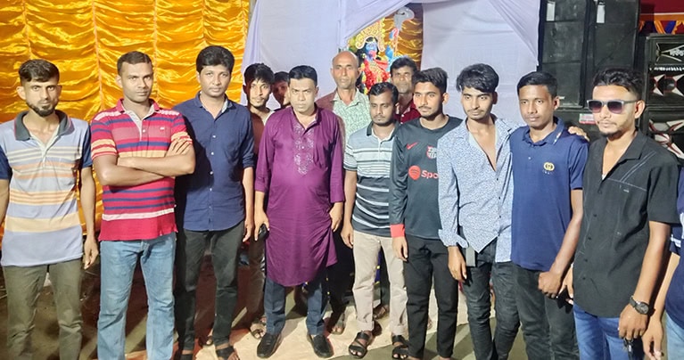 শ্রীপুর গয়েশপুরে বিভিন্ন পূজামণ্ডপ পরিদর্শন করেন বিএনপির নেতা টিটো বিশ্বাস