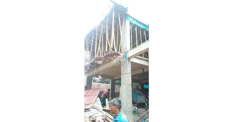 রাজধানীর খিলক্ষেত এলাকায় রাজউকের মোবাইল কোর্ট পরিচালনা