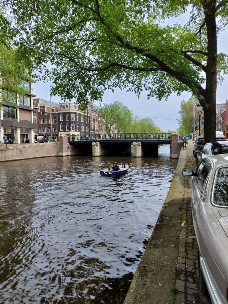 Bridge 70 in Amsterdam Walenweeshuissluis