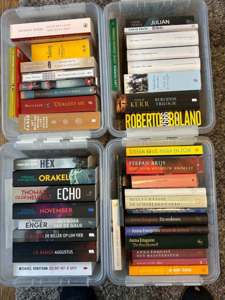 Selectie literaire romans te koop, waaronder werken van Stefan Brijs, Tom Lanoye en Thomas Oldeheuvelt — boekverkoop Gent, 7 juni 2026