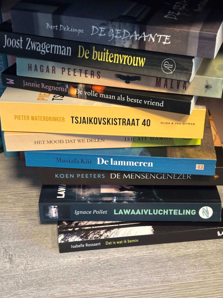 Selectie boeken te koop: onder meer van Joost Zwagerman, Peter Waterdrinker en Koen Peeters — boekverkoop Gent, 7 juni 2026